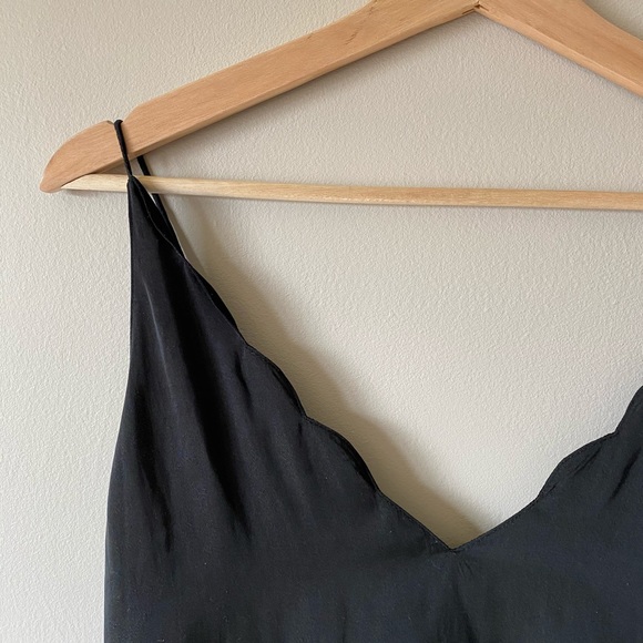 Black Scallop Neckline Spaghetti Strap Tank Top - Picture 8 of 8